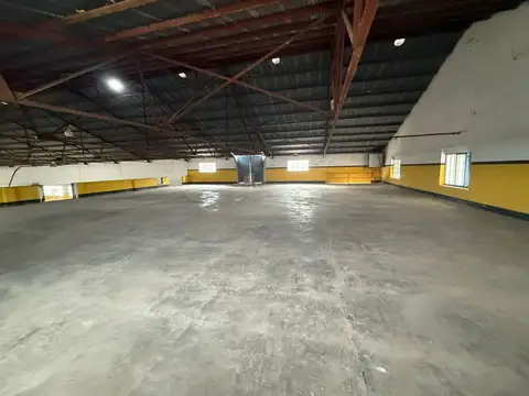 Galpon en Alquiler 125  mts Frente