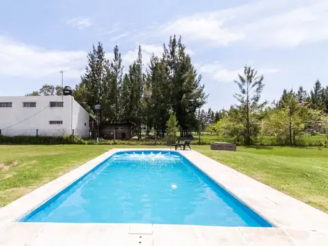 CASA QUINTA 3 DORM 3 BAÑOS 1600 M2 PILETA/QUINCHO