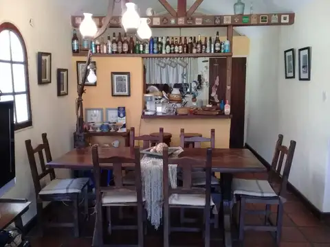 Casa en Venta con 3 cocheras