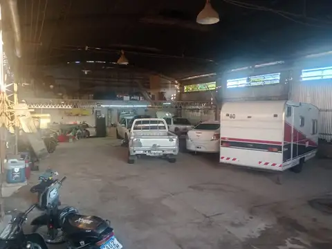 VENTA GALPÓN, AMPLIO, BARRIO CENTRO.