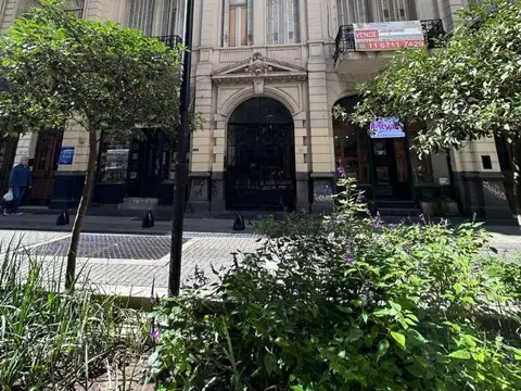 Esmeralda 865 , Piso PB