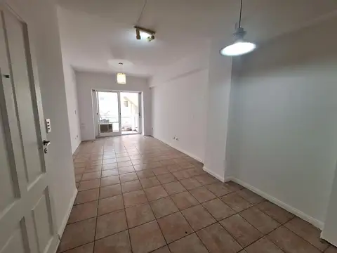 EXCELENTE DEPARTAMENTO 1 AMBIENTE CO BALCON