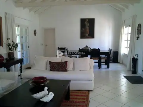 Casa en Alquiler de 3 dormitorios