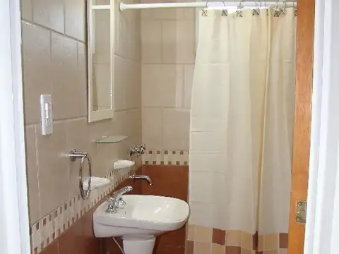 Hotel en Venta en Sauce Viejo, USD 1