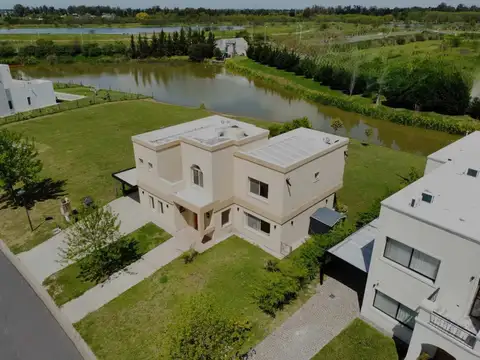 Casa en Venta en El Cantón - Barrio Puerto, USD 277.000