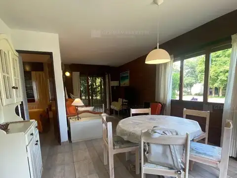 Casa 2 ambientes con 1 baño