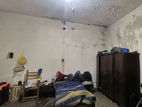 Venta de Casa a reciclar o desarrollar Villa Alem