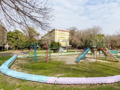 Venta departamento 4 ambientes con cochera en Avellaneda