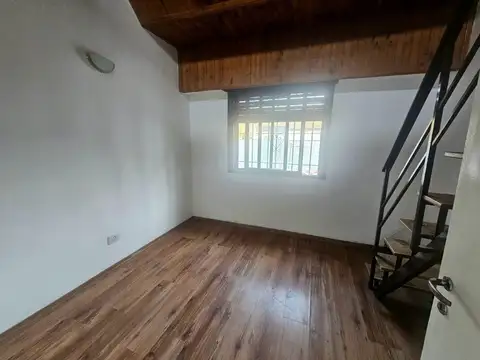 Depto Tipo Casa en Venta con 1 cocheras