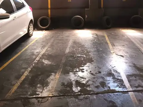 COCHERA EN VENTA. BARRIO NORTE. OPORTUNIDAD 