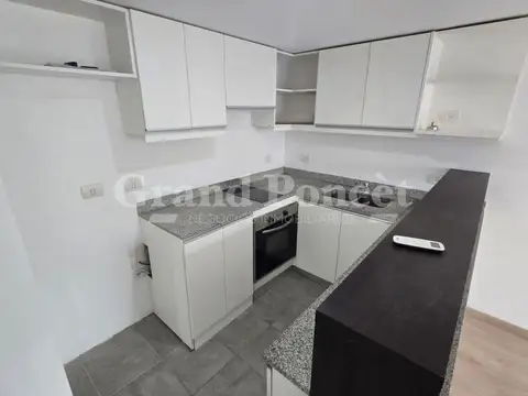 Departamento en Alquiler en Parque Patricios, $ 700.000