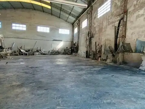 Venta 2 Galpones Barrio Regional