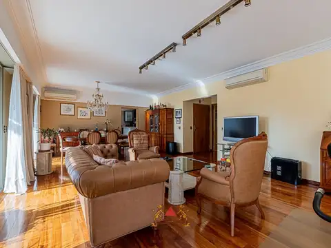 Departamento en Venta con 2 cocheras