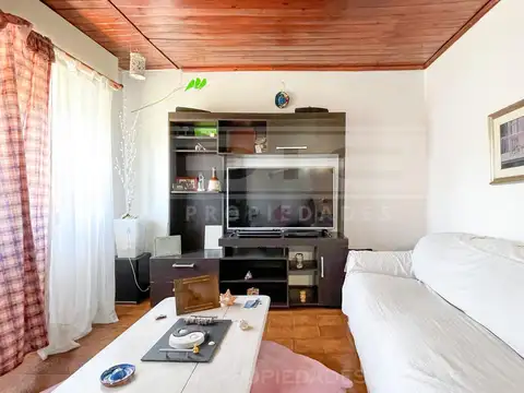 Casa 13 ambientes con 8 baños