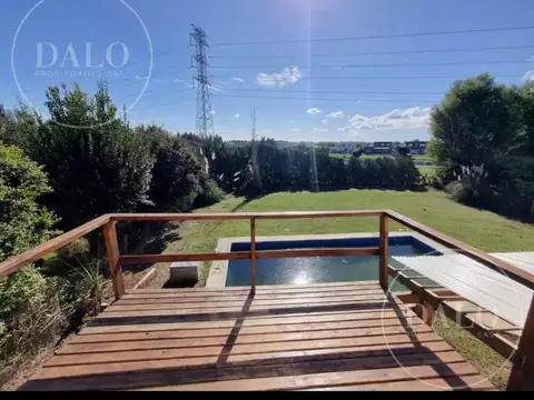 Casa en Venta con 3 cocheras