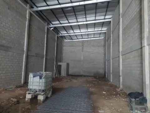 Galpon en Alquiler 10  mts Frente