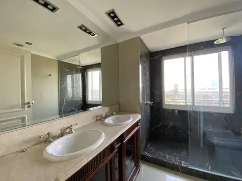 Departamento en Alquiler con 2 cocheras