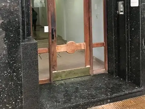 Avenida Mitre 2000, Piso 2