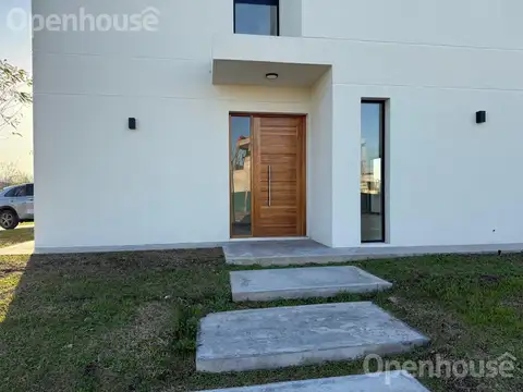 Casa 5 ambientes con 2 baños