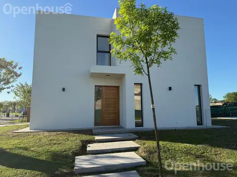 VENTA CASA EN SAN PABLO EN 2 PLANTAS CON PISCINA