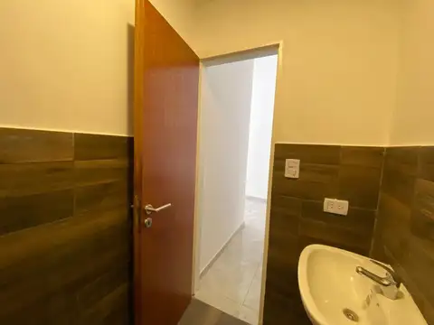 LOCAL ANTEESQUINA A ESTRENAR