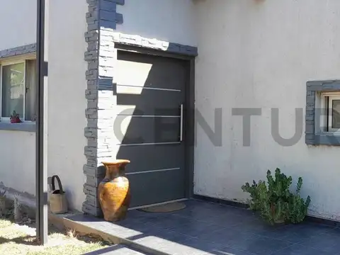 Casa en venta, barrio semi privado en Rodeo de la Cruz