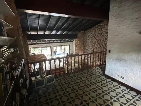 Casa en Venta con 4 cocheras