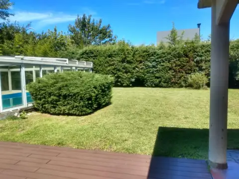 VILLAGE DEL PARQUE  Casa con 3 dormitorios y piscina cubierta