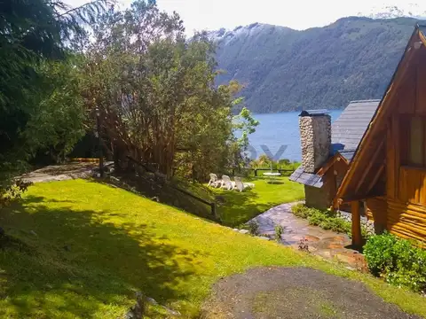 Casa en Venta con 2 cocheras