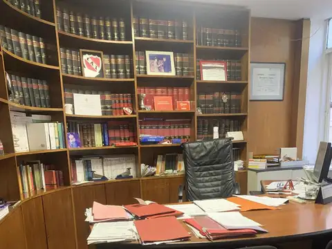 Oficina 4 ambientes con 2 baños