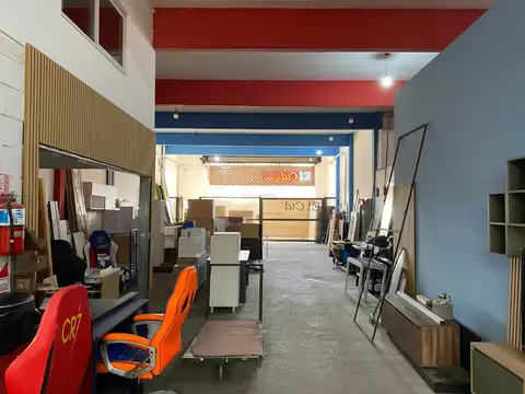 Galpon en Venta 47  mts Fondo