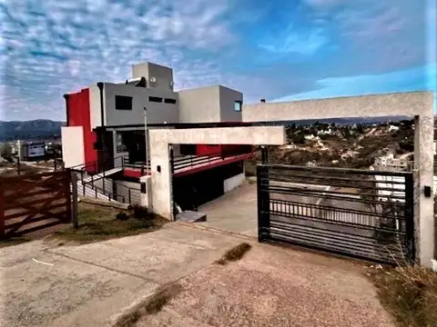 Casa en Venta en Villa Carlos Paz, USD 359.900