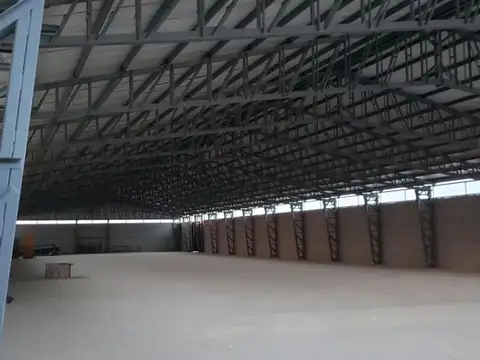 Galpon en Alquiler 130  mts Frente