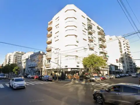 3 AMBIENTES SOBRE AVENISA MONTES DE OCA C/BALCÓN