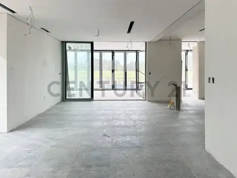 Casa 8 ambientes con 5 baños