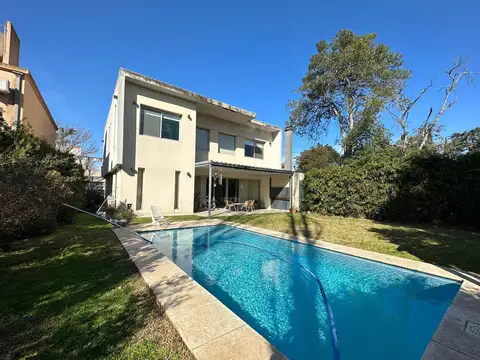 Casa - Barrio Parque Leloir