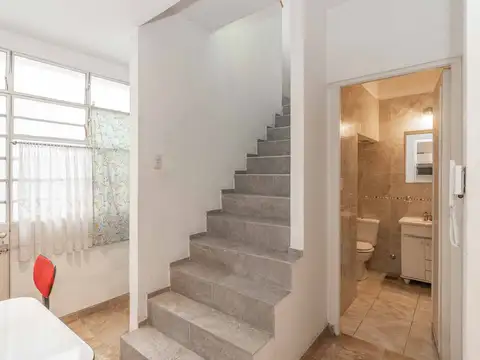 Depto Tipo Casa 4 ambientes con 2 baños