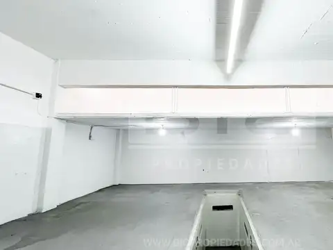 Galpon en Alquiler 8  mts Frente