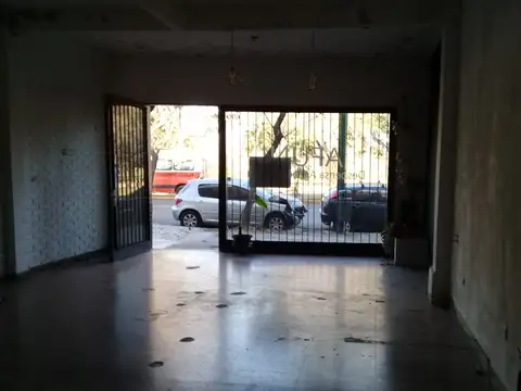 Local en Venta en Acassuso Vias  /  Santa Fe, USD 145.000