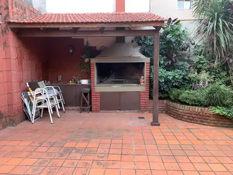 Venta casa 3 dormitorios, cochera y patio - PASCO Y BS AS