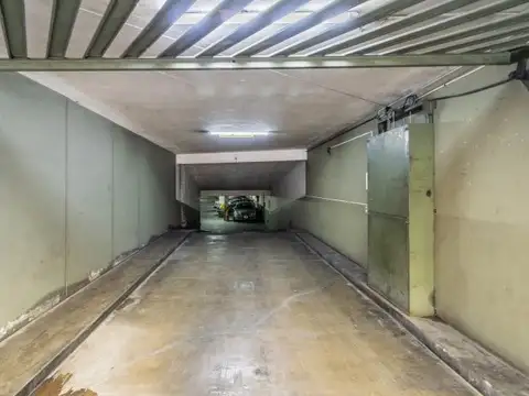 Venta Cochera Cubierta en San Nicolas
