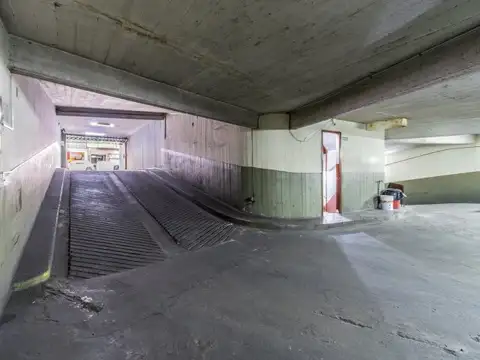 Venta Cochera Cubierta en San Nicolas