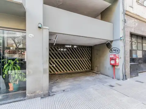 Venta Cochera Cubierta en San Nicolas