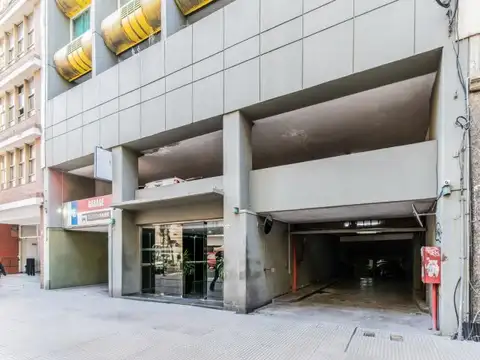 Venta Cochera Cubierta en San Nicolas