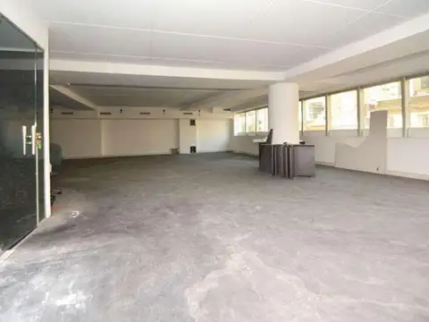 Oficina en Alquiler con 1 cochera