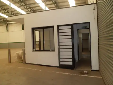 EXCELENTE GALPON 650M2 CON OFICINAS ZONA INDUSTRIAL