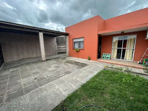 VENTA LOTE 2 CASAS 3 AMB PILETA COCHERA NAVARRO