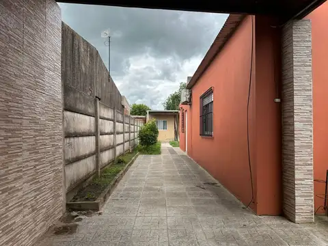 VENTA LOTE 2 CASAS 3 AMB PILETA COCHERA NAVARRO