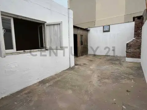 Avda Ernesto Salva 200, Piso 0