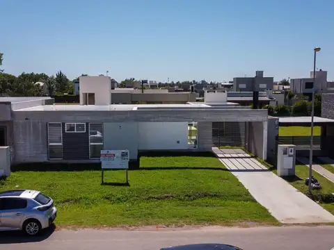 Casa en Venta en Funes, USD 235.000